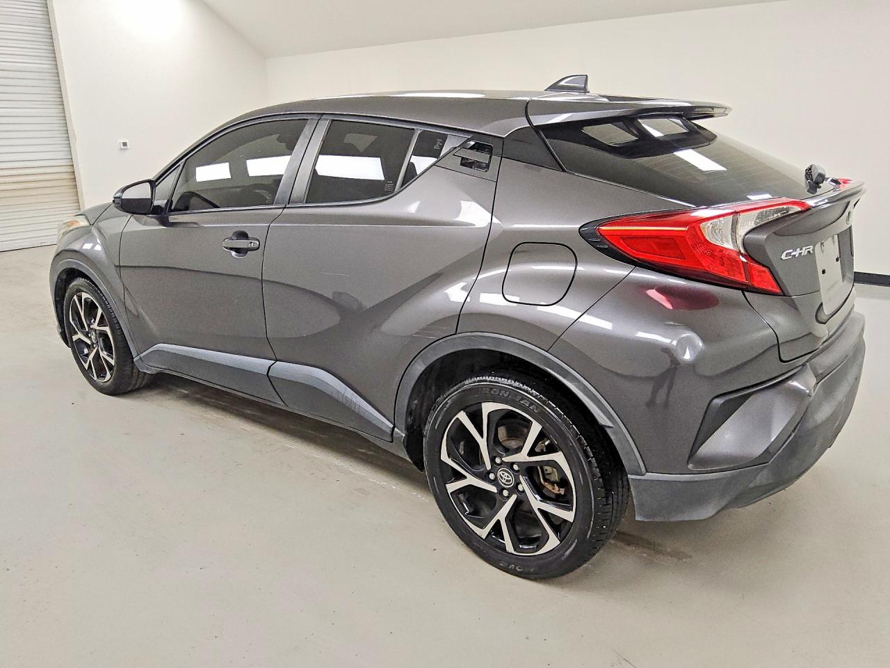 2019 TOYOTA C-HR XLE — снимка 2