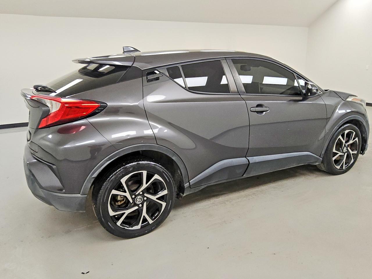 2019 TOYOTA C-HR XLE — снимка 3