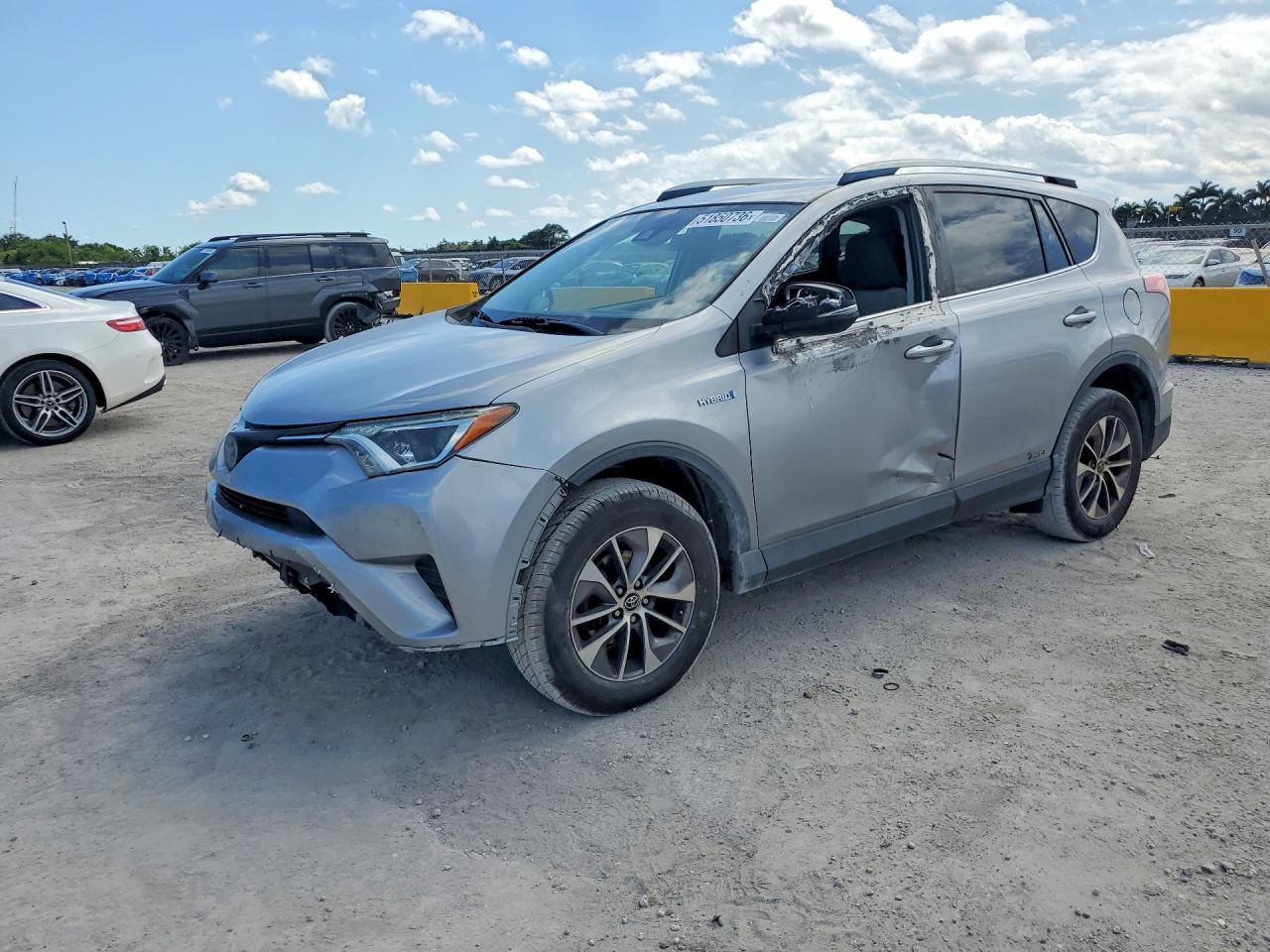 2018 TOYOTA RAV4 HYBRID LE