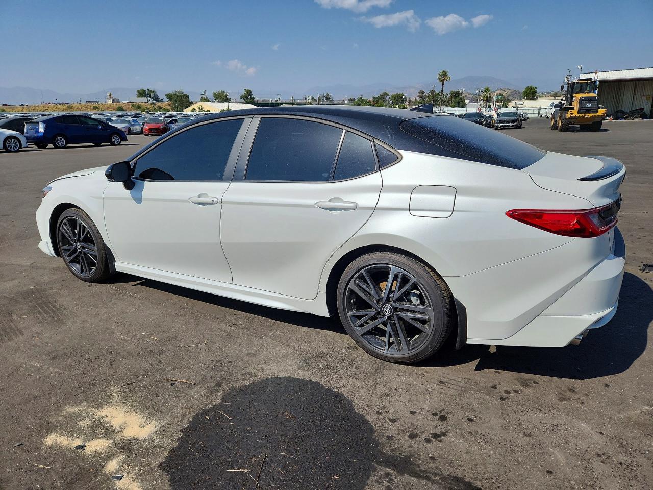 2025 TOYOTA CAMRY XSE — снимка 2