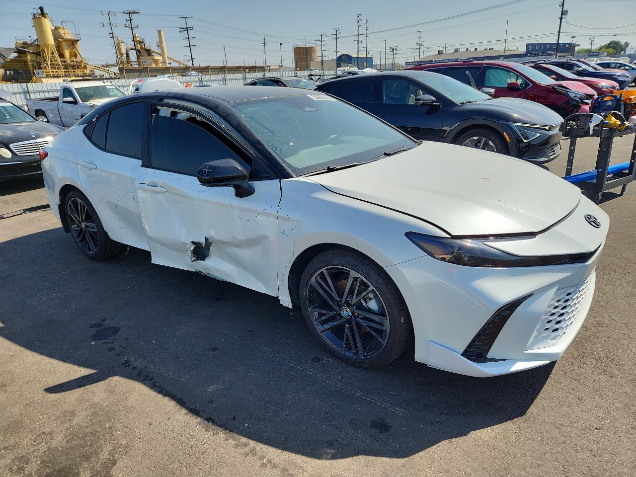 2025 TOYOTA CAMRY XSE — снимка 4
