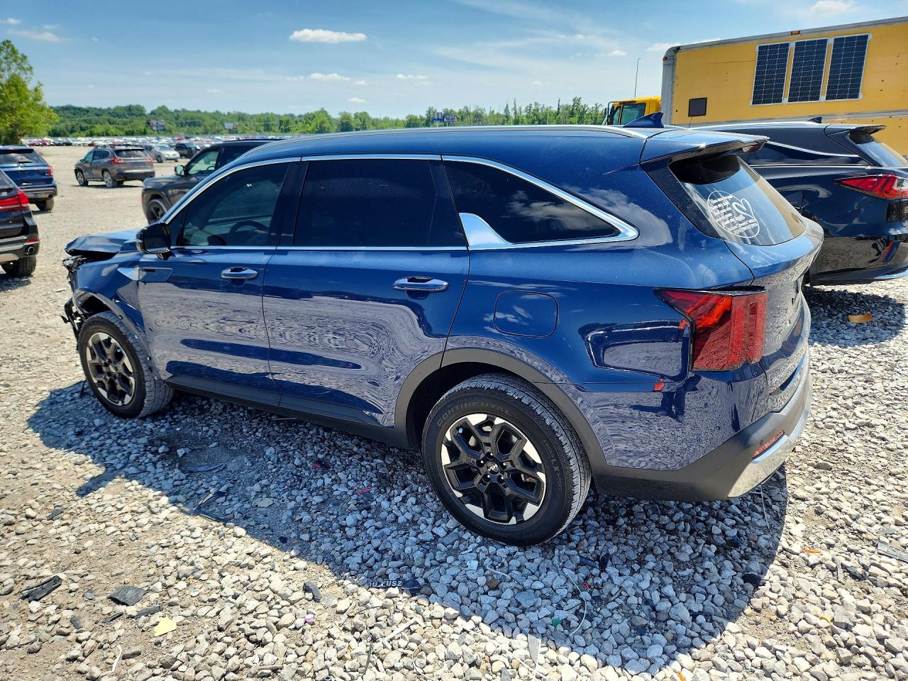 2024 KIA SORENTO S — снимка 2