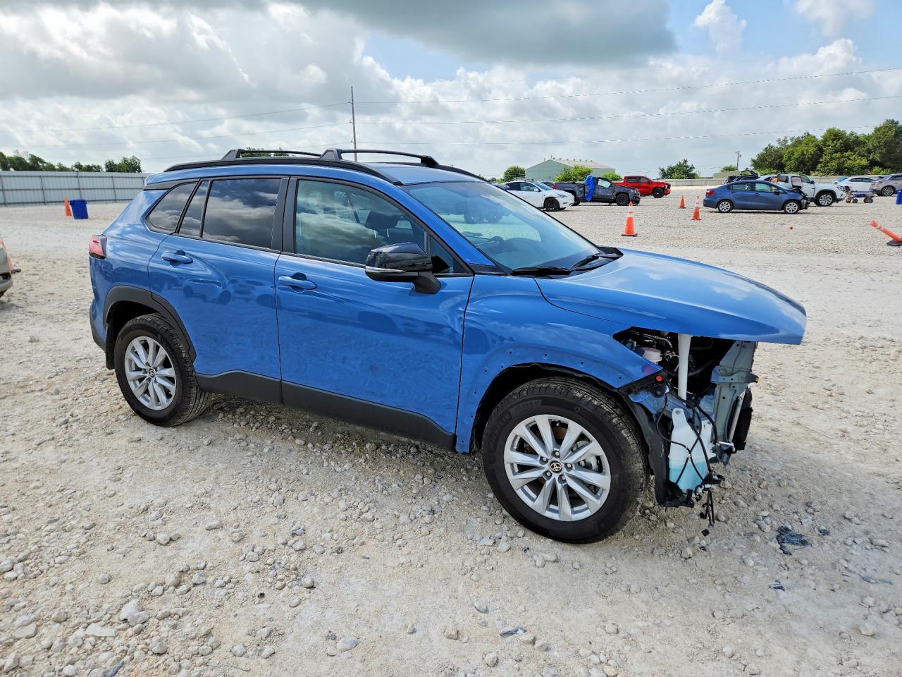 2026 TOYOTA COROLLA CROSS LE — снимка 4