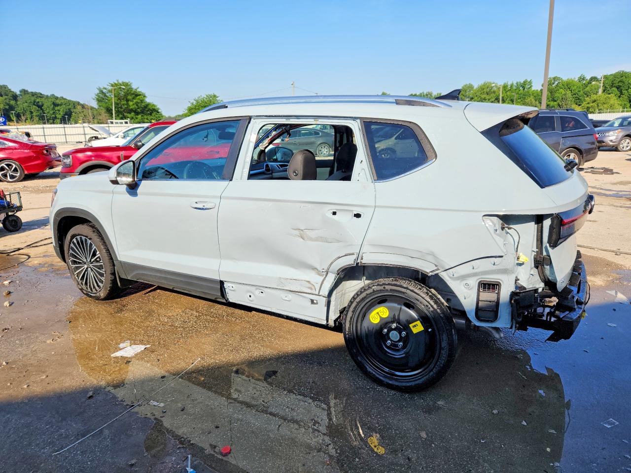 2025 VOLKSWAGEN TAOS SE — снимка 2