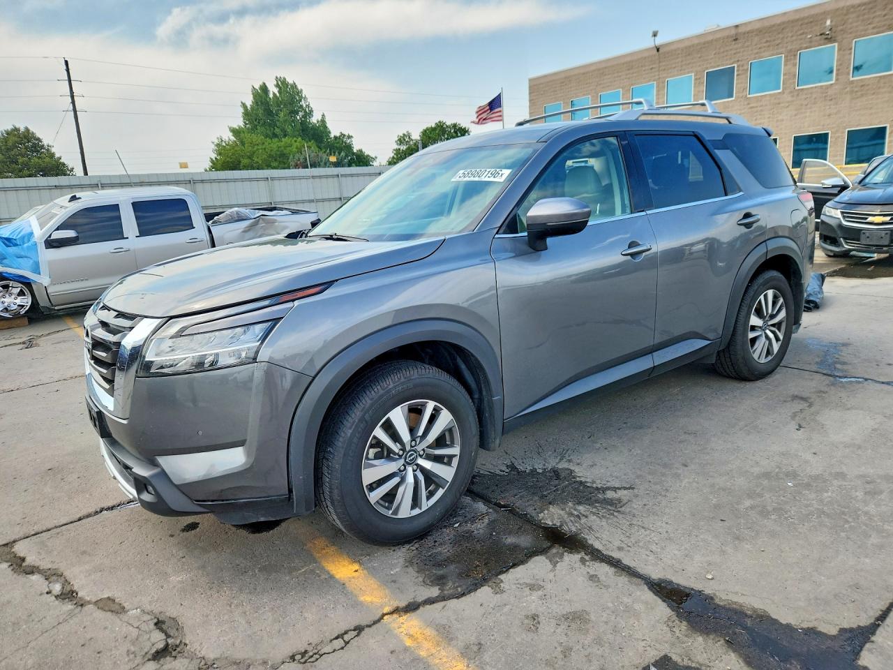 2022 NISSAN PATHFINDER SL