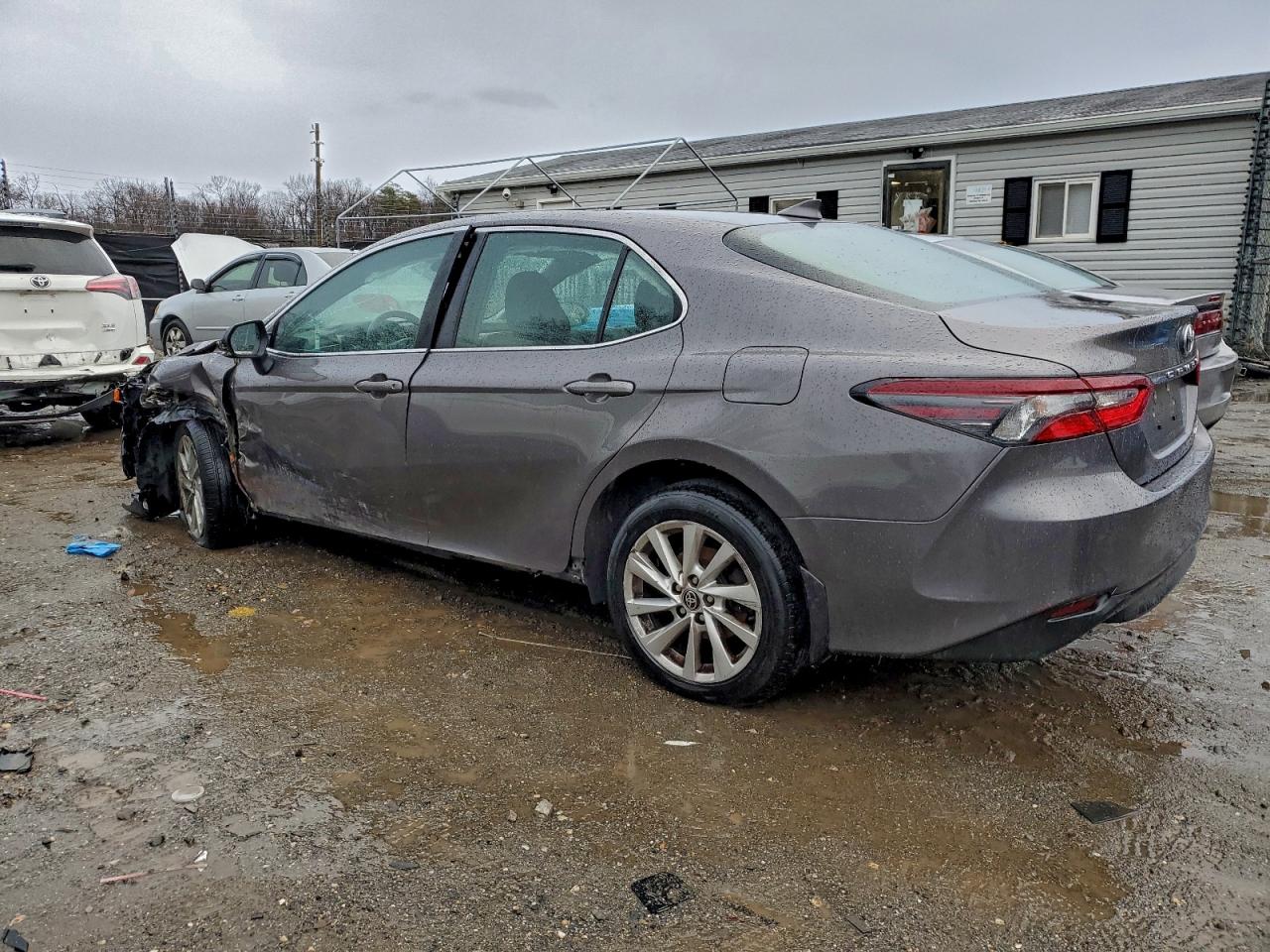 2023 TOYOTA CAMRY LE — снимка 2