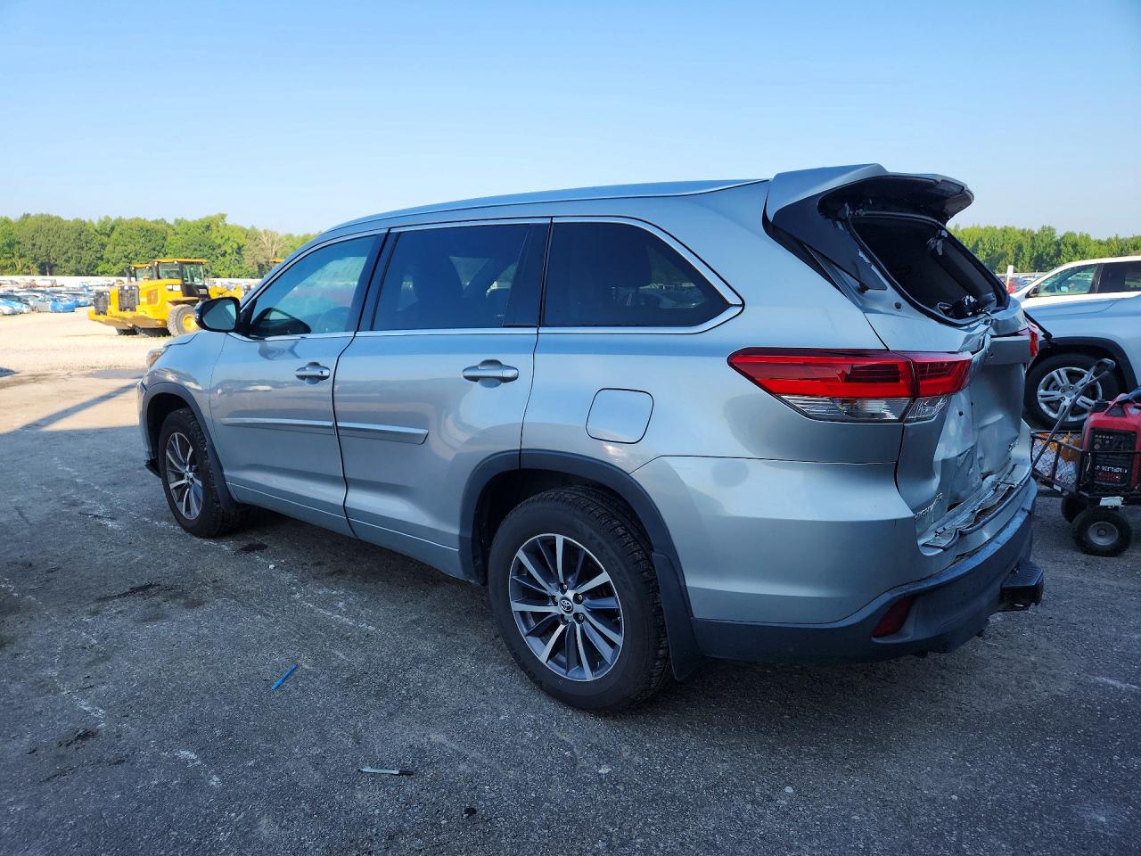 2017 TOYOTA HIGHLANDER XLE — снимка 2