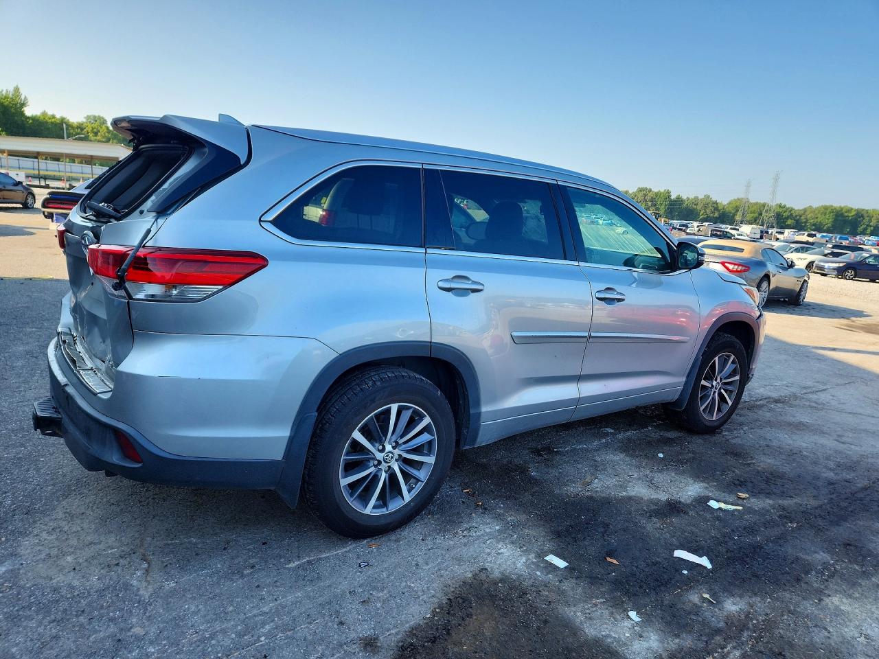 2017 TOYOTA HIGHLANDER XLE — снимка 3