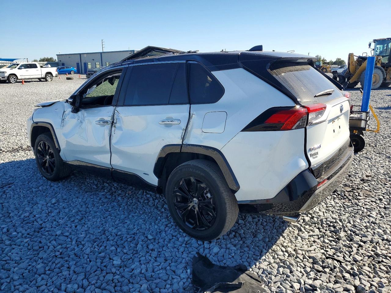 2024 TOYOTA RAV4 XSE — снимка 2