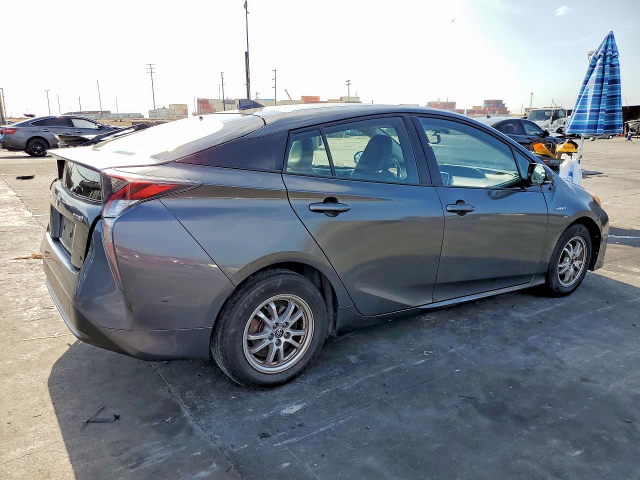 2016 TOYOTA PRIUS FOUR — снимка 3