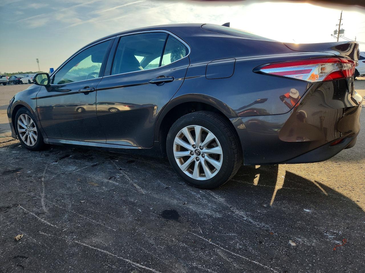 2019 TOYOTA CAMRY LE — снимка 2