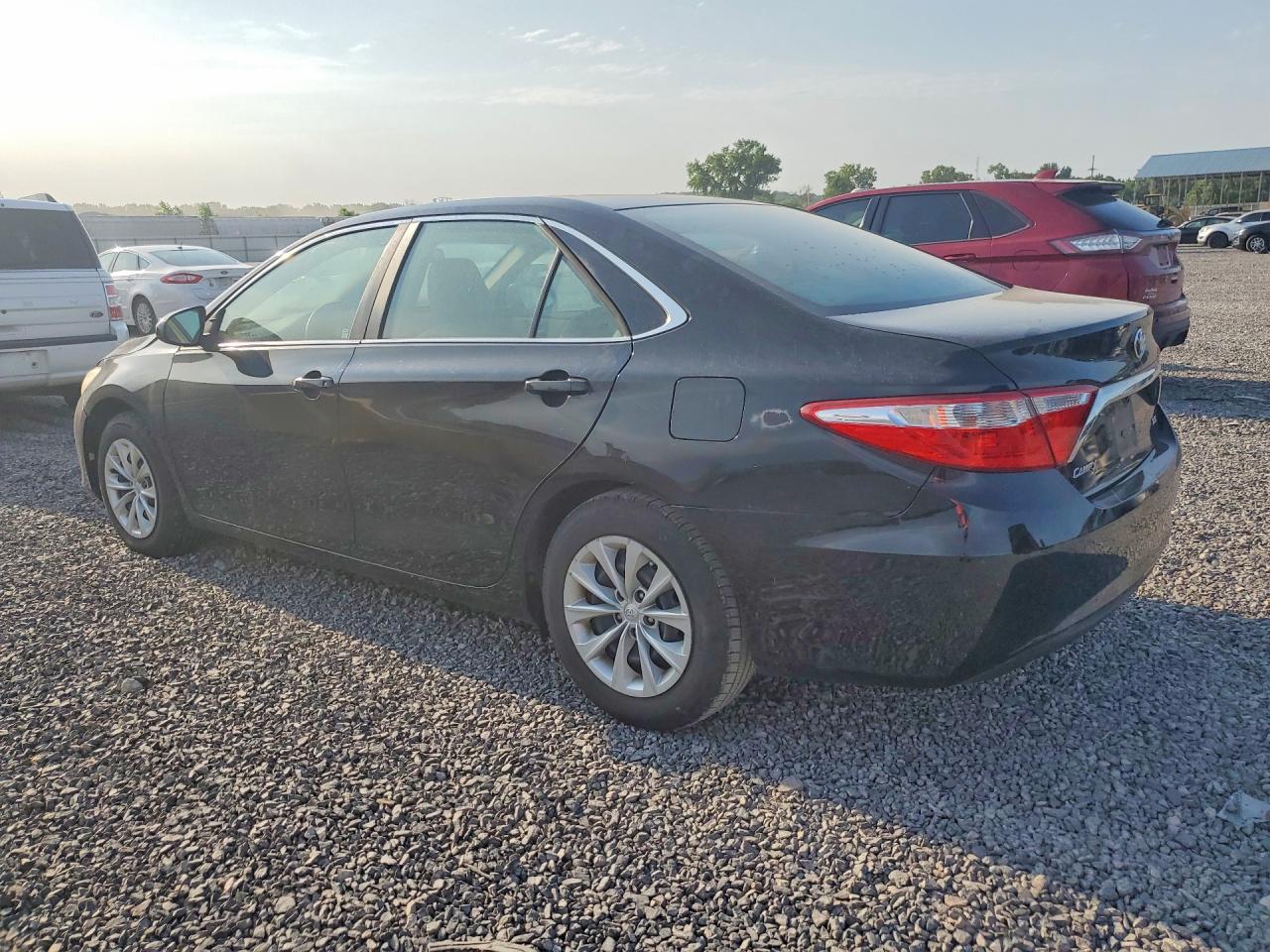 2015 TOYOTA CAMRY LE — снимка 2