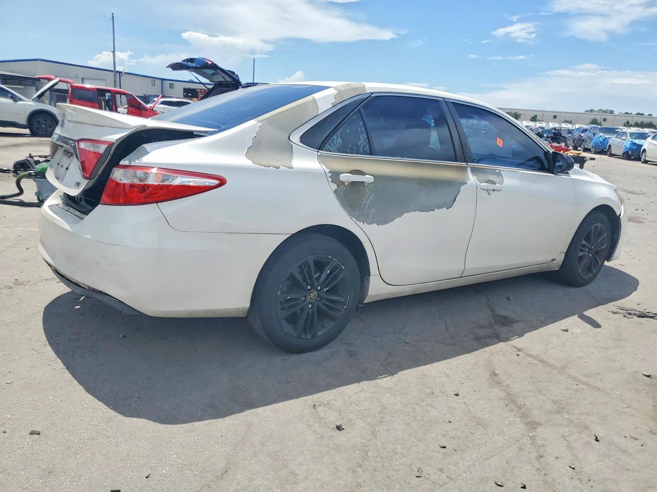 2015 TOYOTA CAMRY SE — снимка 3