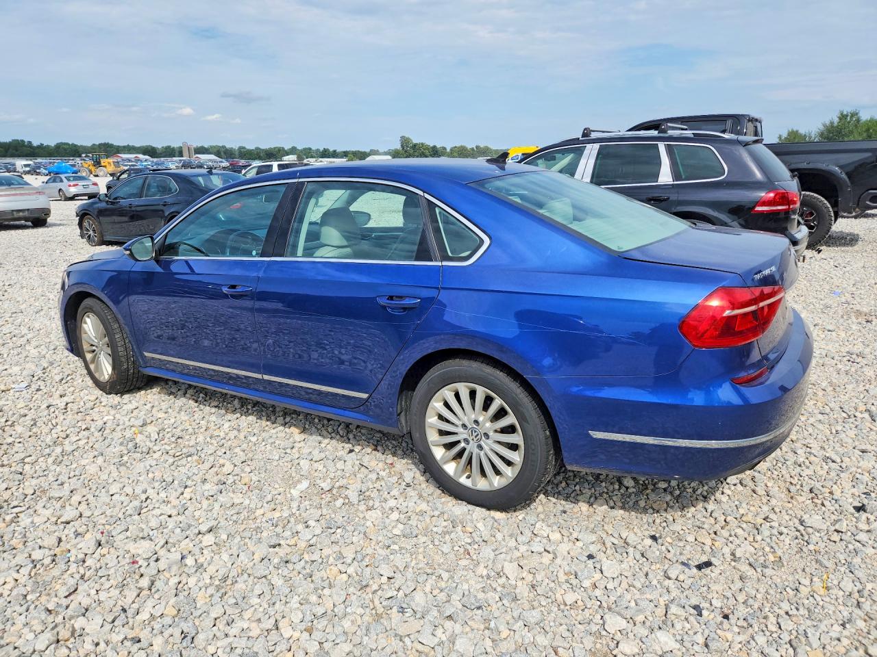 2016 VOLKSWAGEN PASSAT SE — снимка 2