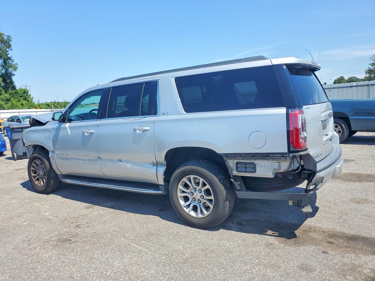 2019 GMC YUKON XL C1500 SLT — снимка 2