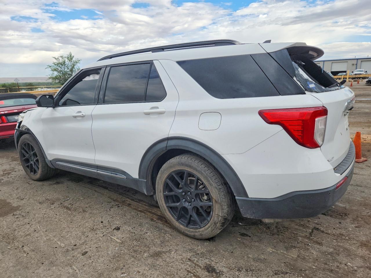 2021 FORD EXPLORER XLT — снимка 2
