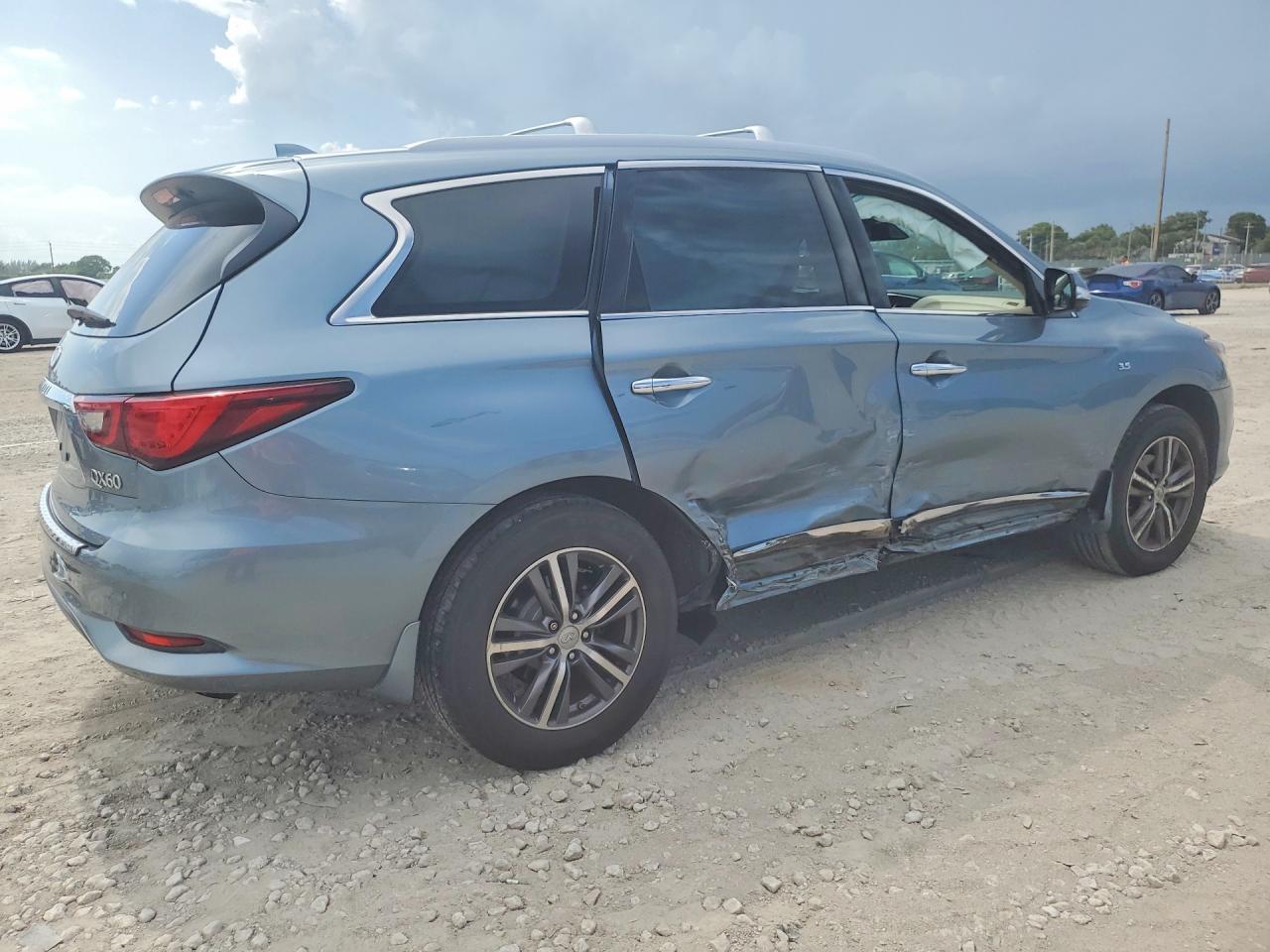 2019 INFINITI QX60 LUXE — снимка 3