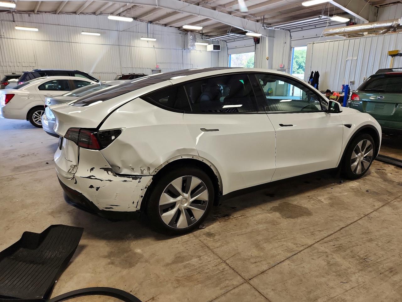 2024 TESLA MODEL Y — снимка 3