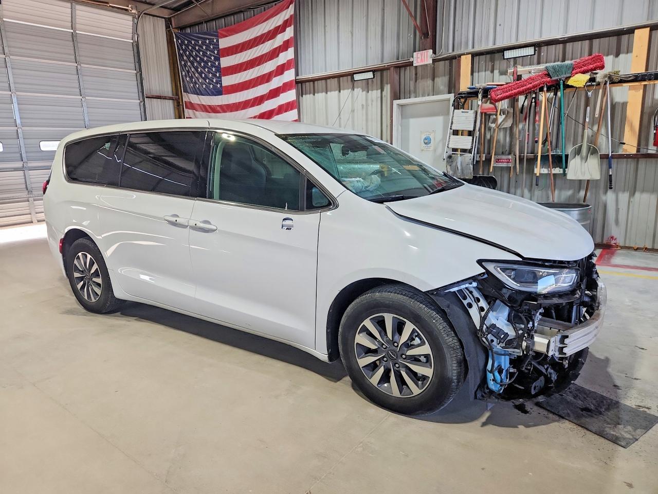 2024 CHRYSLER PACIFICA HYBRID SELECT — снимка 4