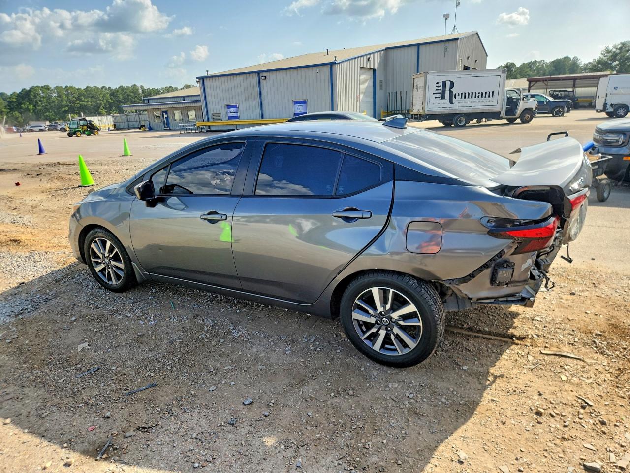 2020 NISSAN VERSA SV — снимка 2