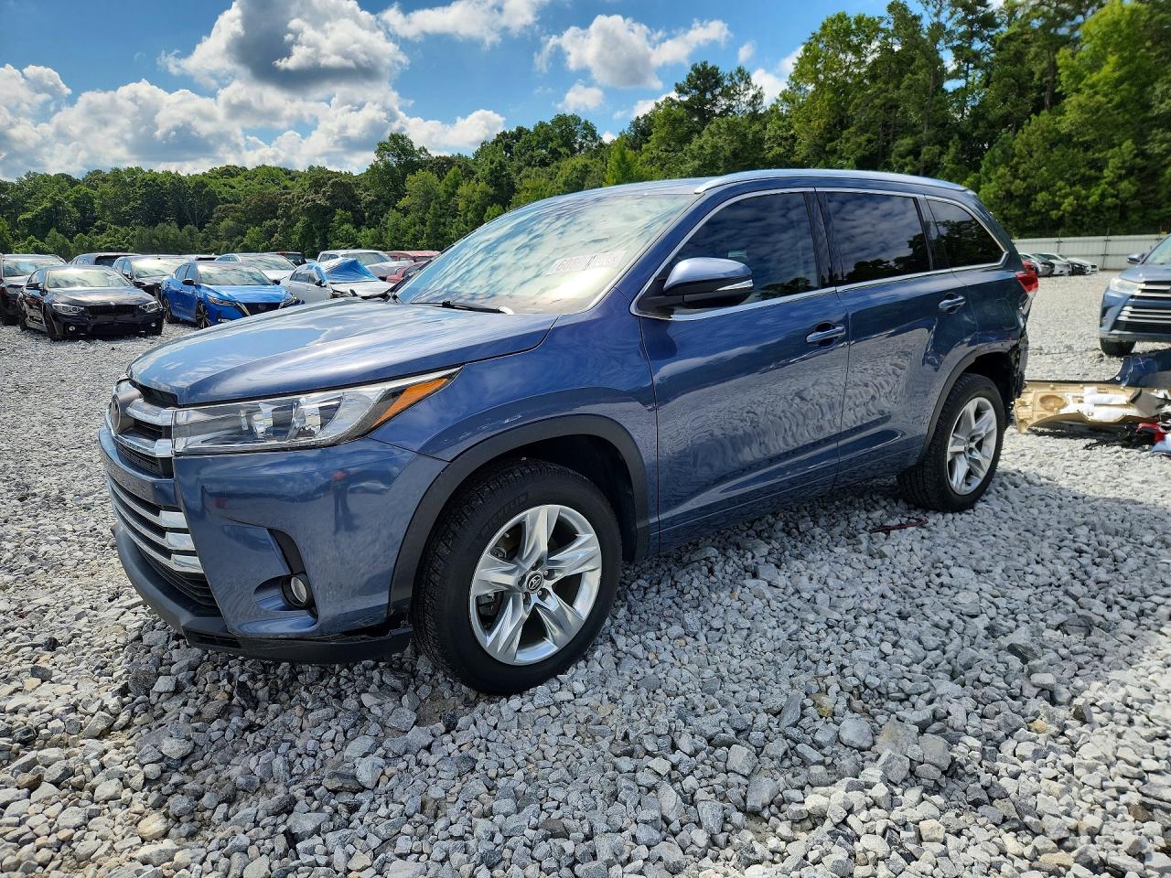 2017 TOYOTA HIGHLANDER LIMITED