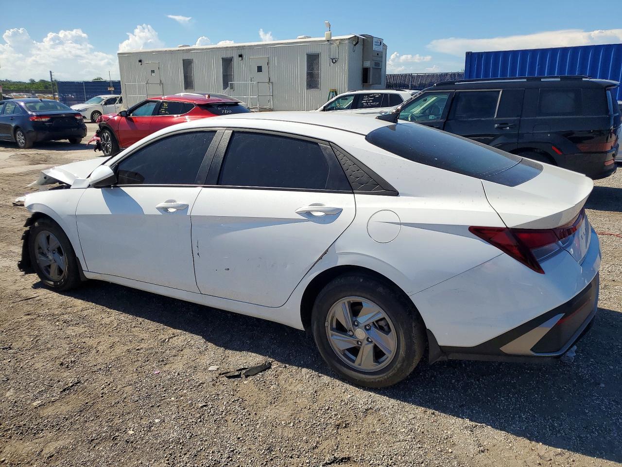2025 HYUNDAI ELANTRA SE — снимка 2