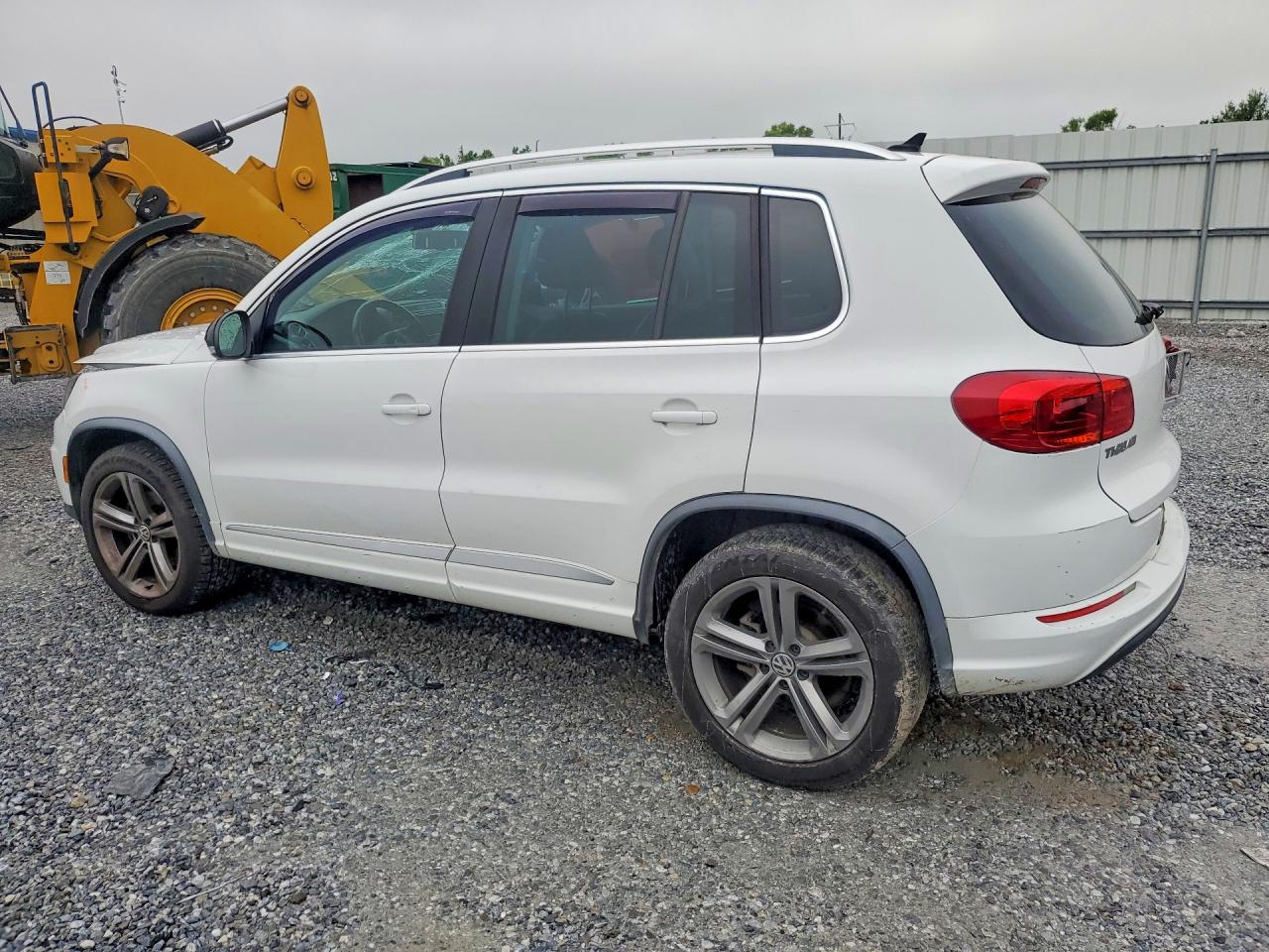 2017 VOLKSWAGEN TIGUAN SPORT — снимка 2