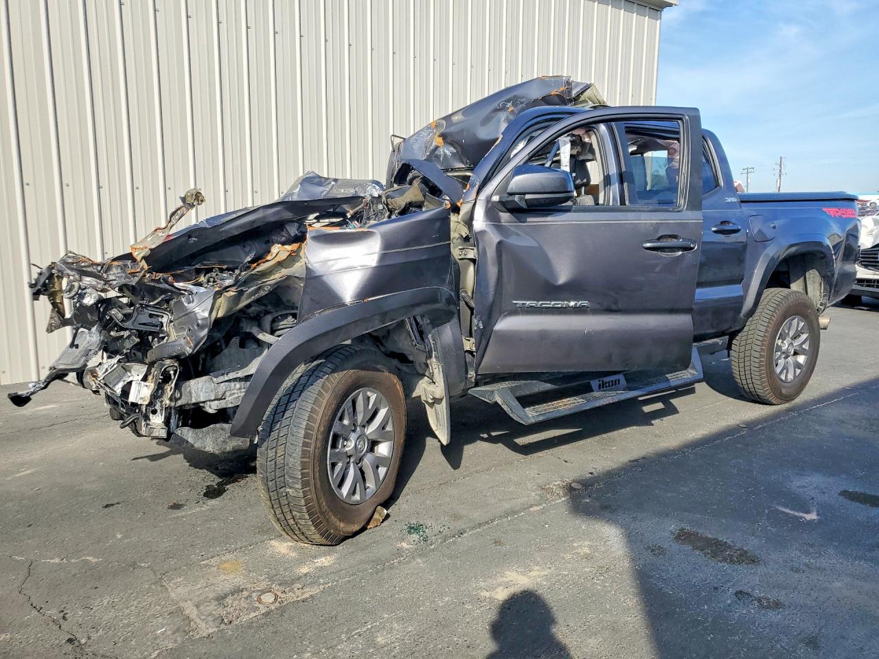 2018 TOYOTA TACOMA SR5 V6
