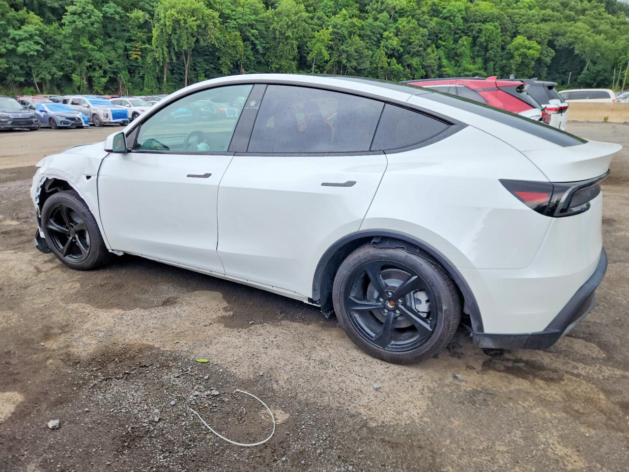 2026 TESLA MODEL Y — снимка 2
