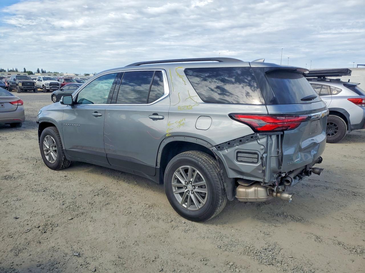 2023 CHEVROLET TRAVERSE LT — снимка 2