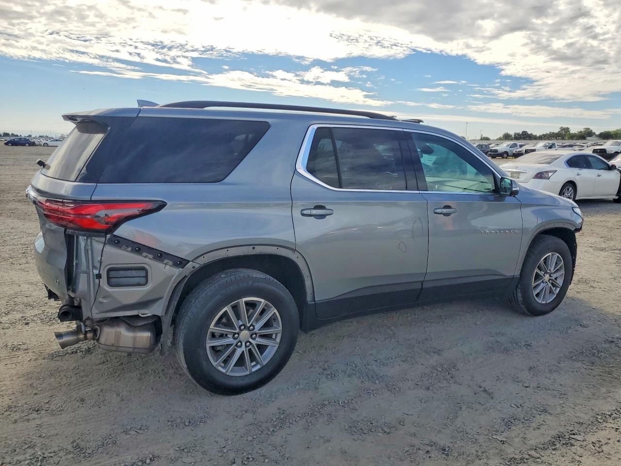 2023 CHEVROLET TRAVERSE LT — снимка 3