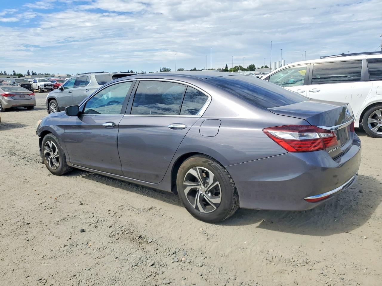 2017 HONDA ACCORD LX — снимка 2