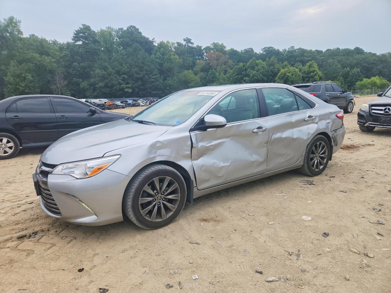 2015 TOYOTA CAMRY XLE