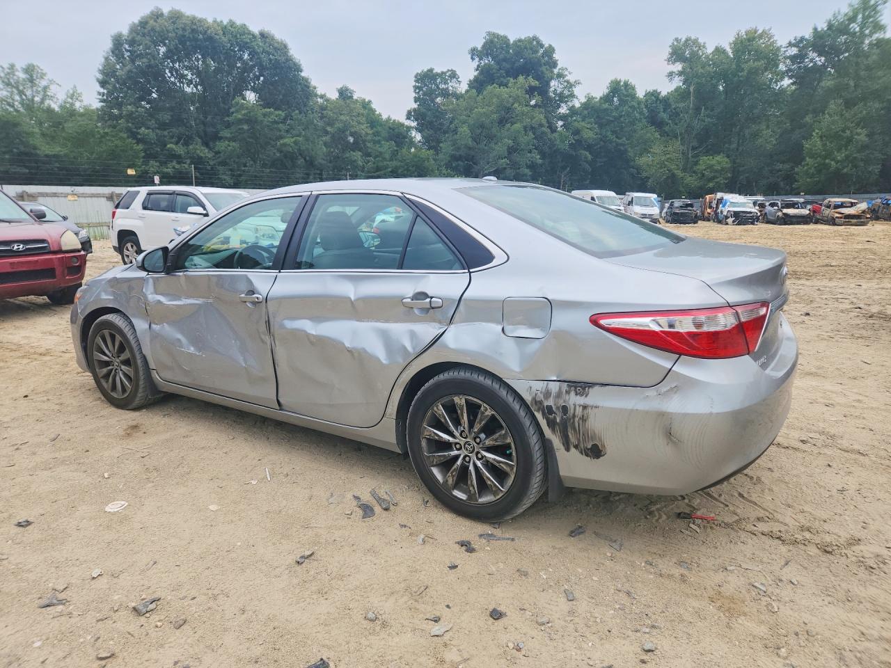 2015 TOYOTA CAMRY XLE — снимка 2