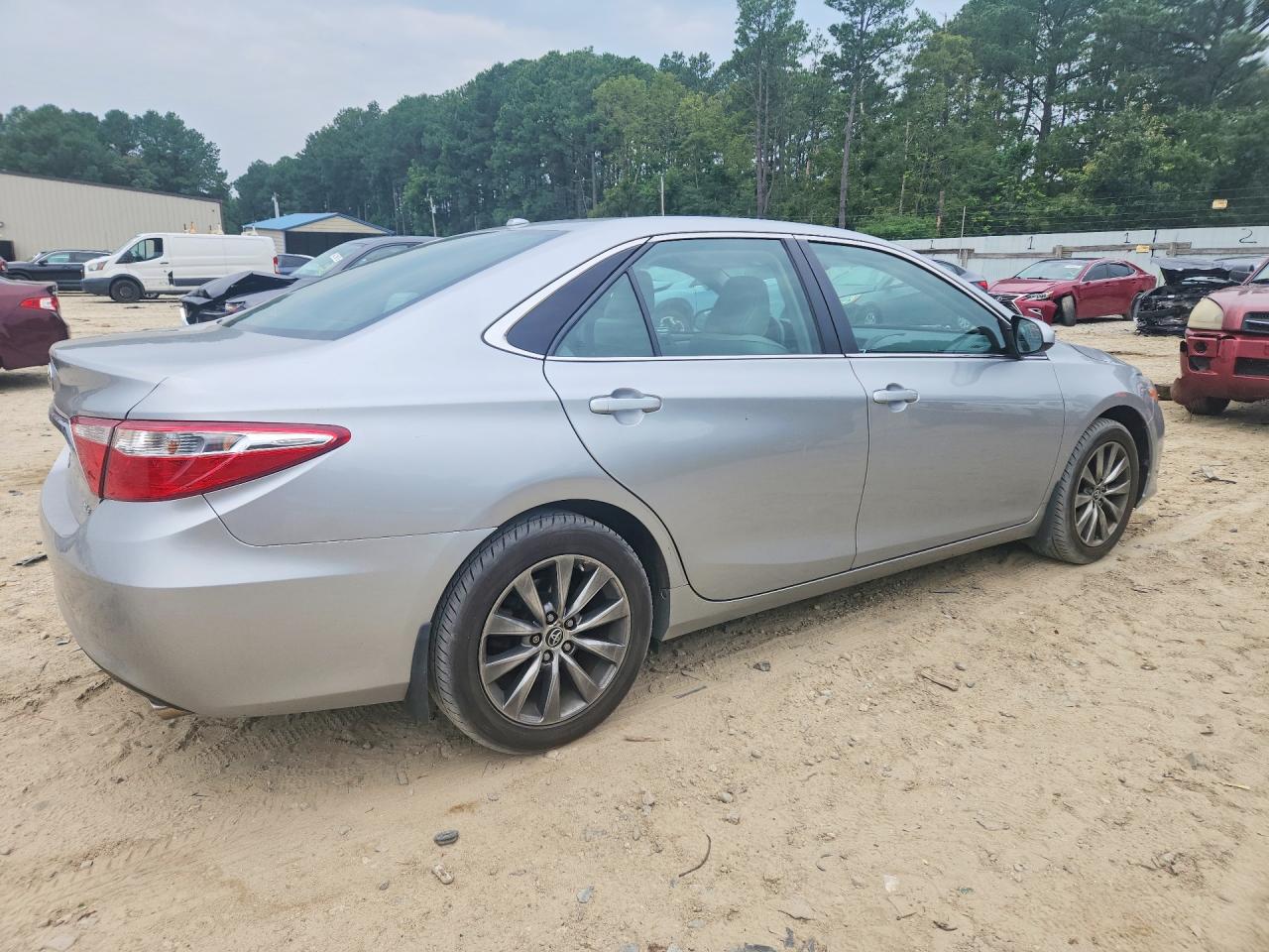 2015 TOYOTA CAMRY XLE — снимка 3