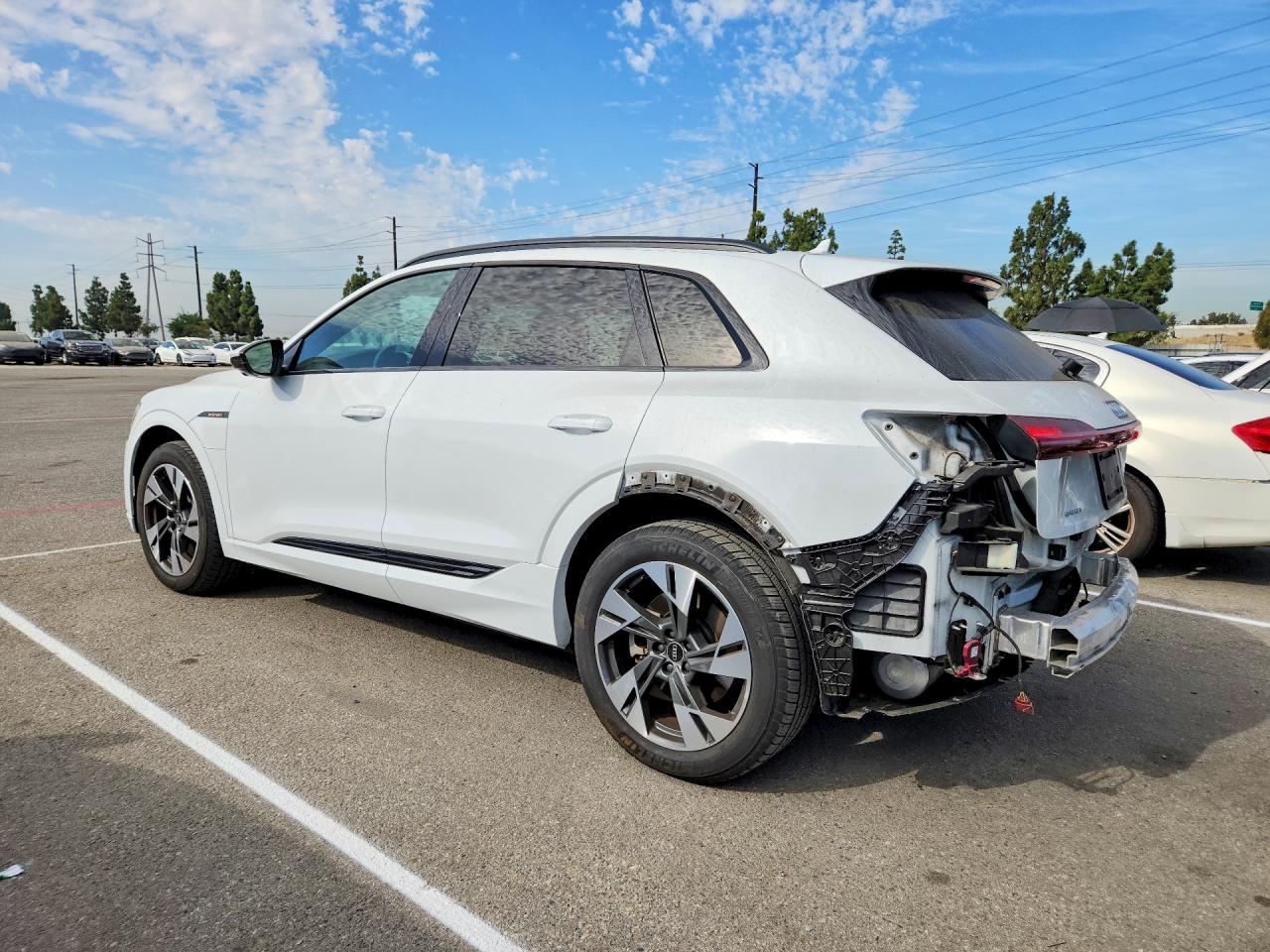 2021 AUDI E-TRON PREMIUM — снимка 2