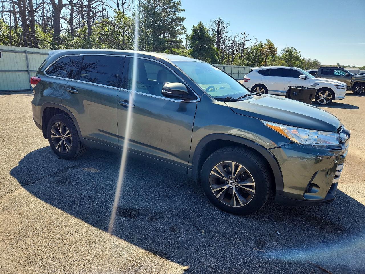 2017 TOYOTA HIGHLANDER LE — снимка 4