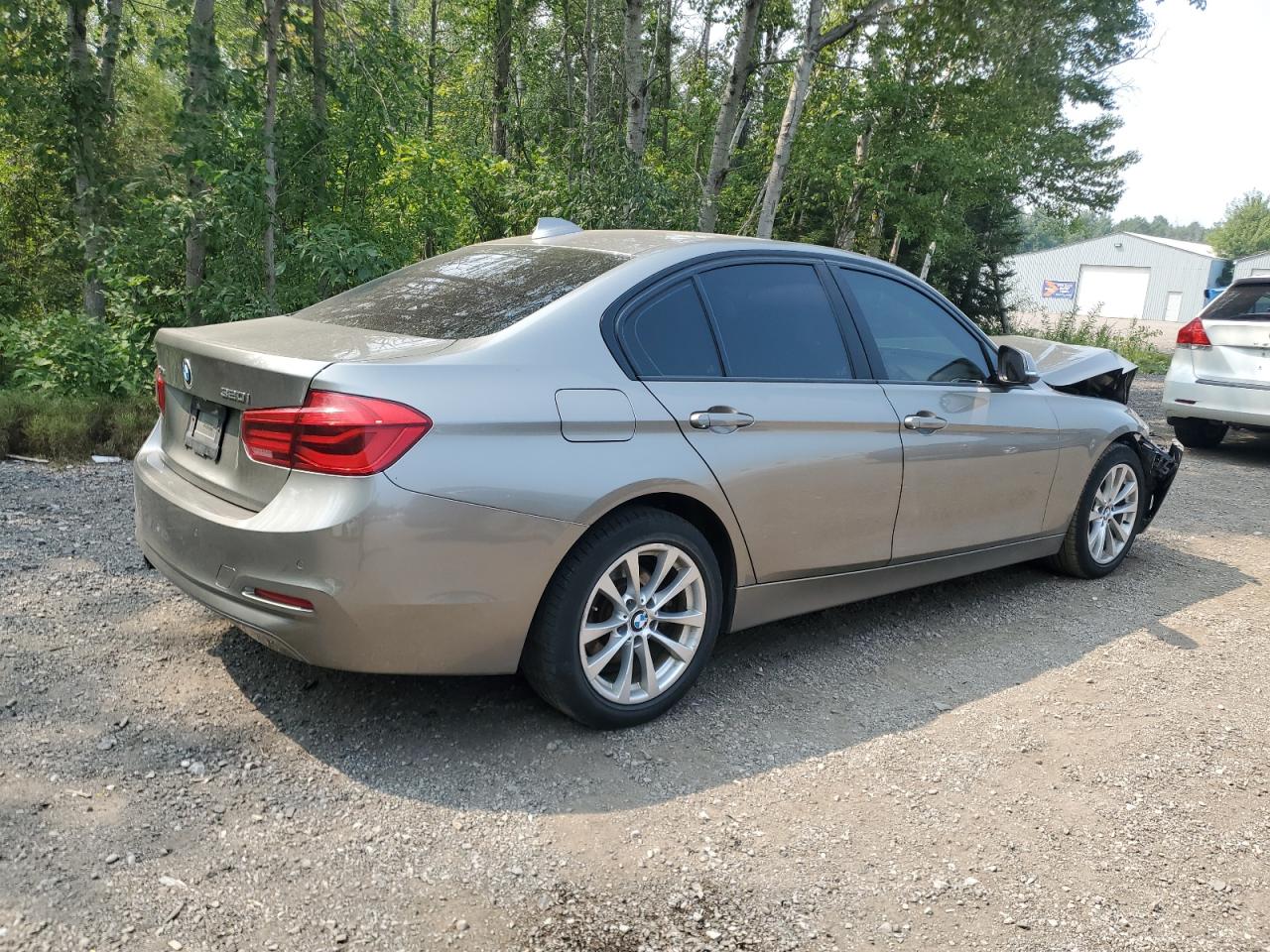 2017 BMW 320 XI — снимка 3