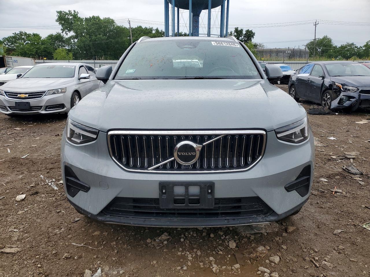 2025 VOLVO XC40 CORE — снимка 5