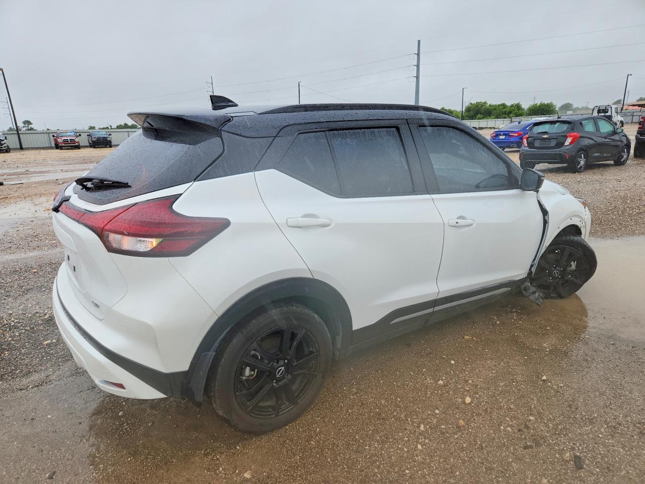 2024 NISSAN KICKS SR — снимка 3