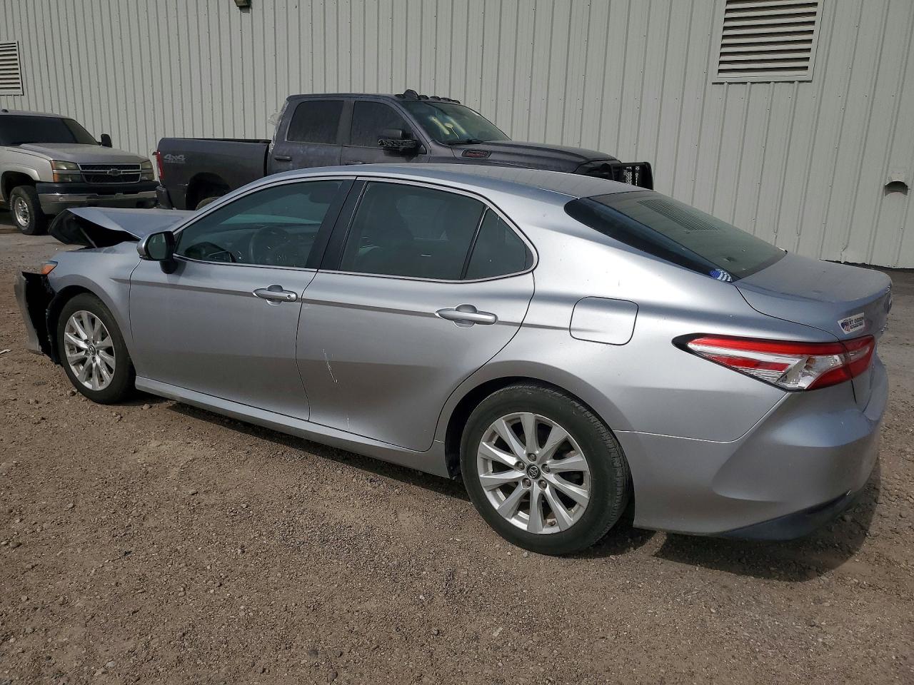 2018 TOYOTA CAMRY LE — снимка 2