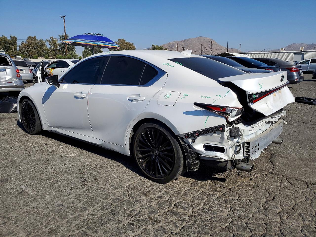 2023 LEXUS IS 300 — снимка 2