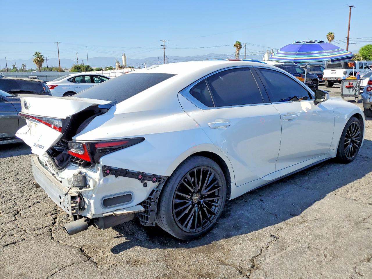 2023 LEXUS IS 300 — снимка 3