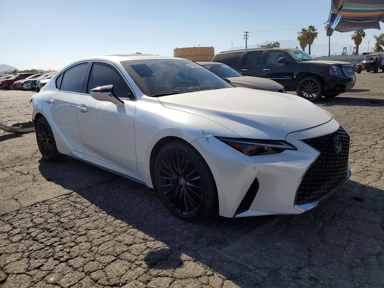 2023 LEXUS IS 300 — снимка 4