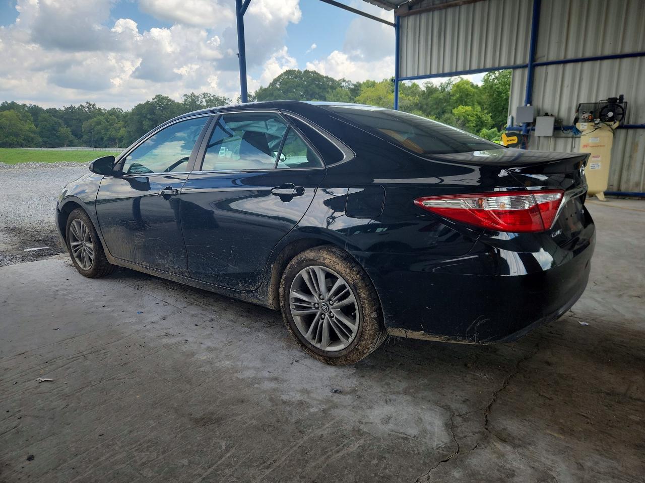 2017 TOYOTA CAMRY SE — снимка 2