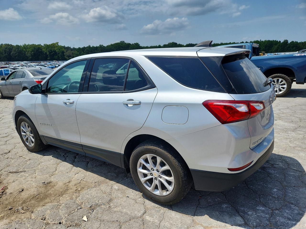 2019 CHEVROLET EQUINOX LS — снимка 2