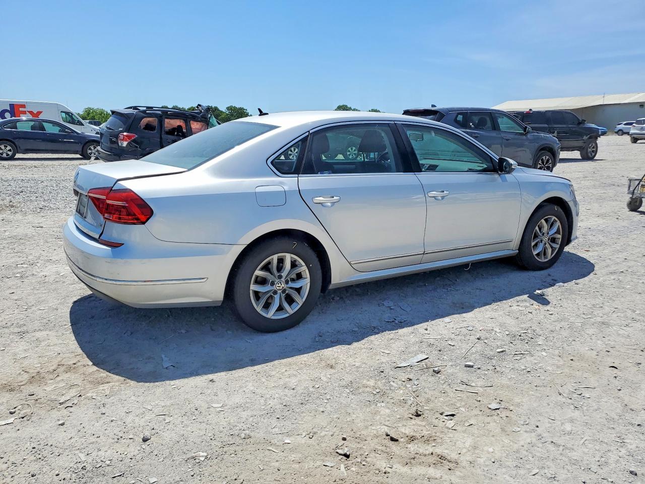 2016 VOLKSWAGEN PASSAT S — снимка 3
