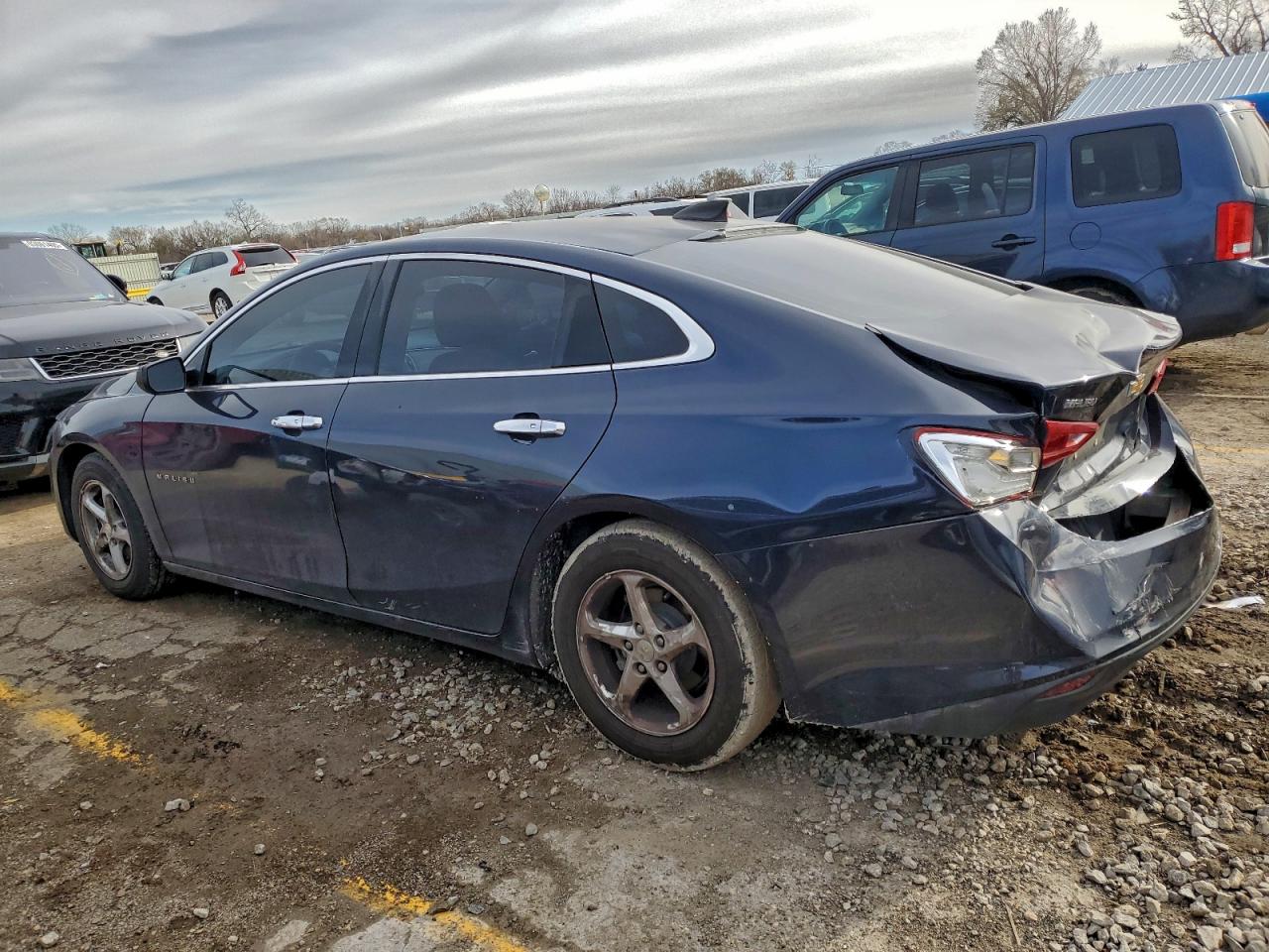 2017 CHEVROLET MALIBU LS — снимка 2