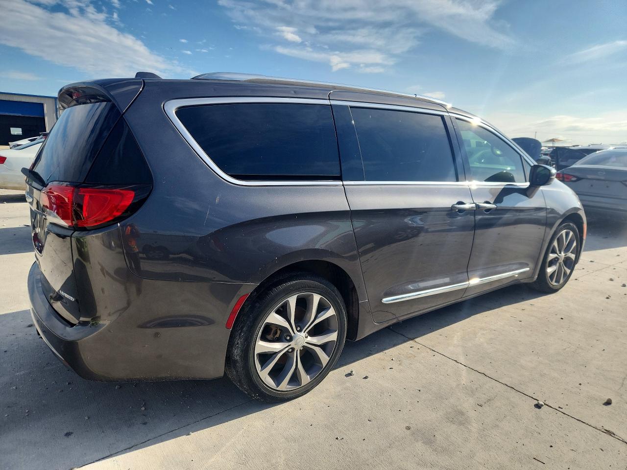 2018 CHRYSLER PACIFICA LIMITED — снимка 3