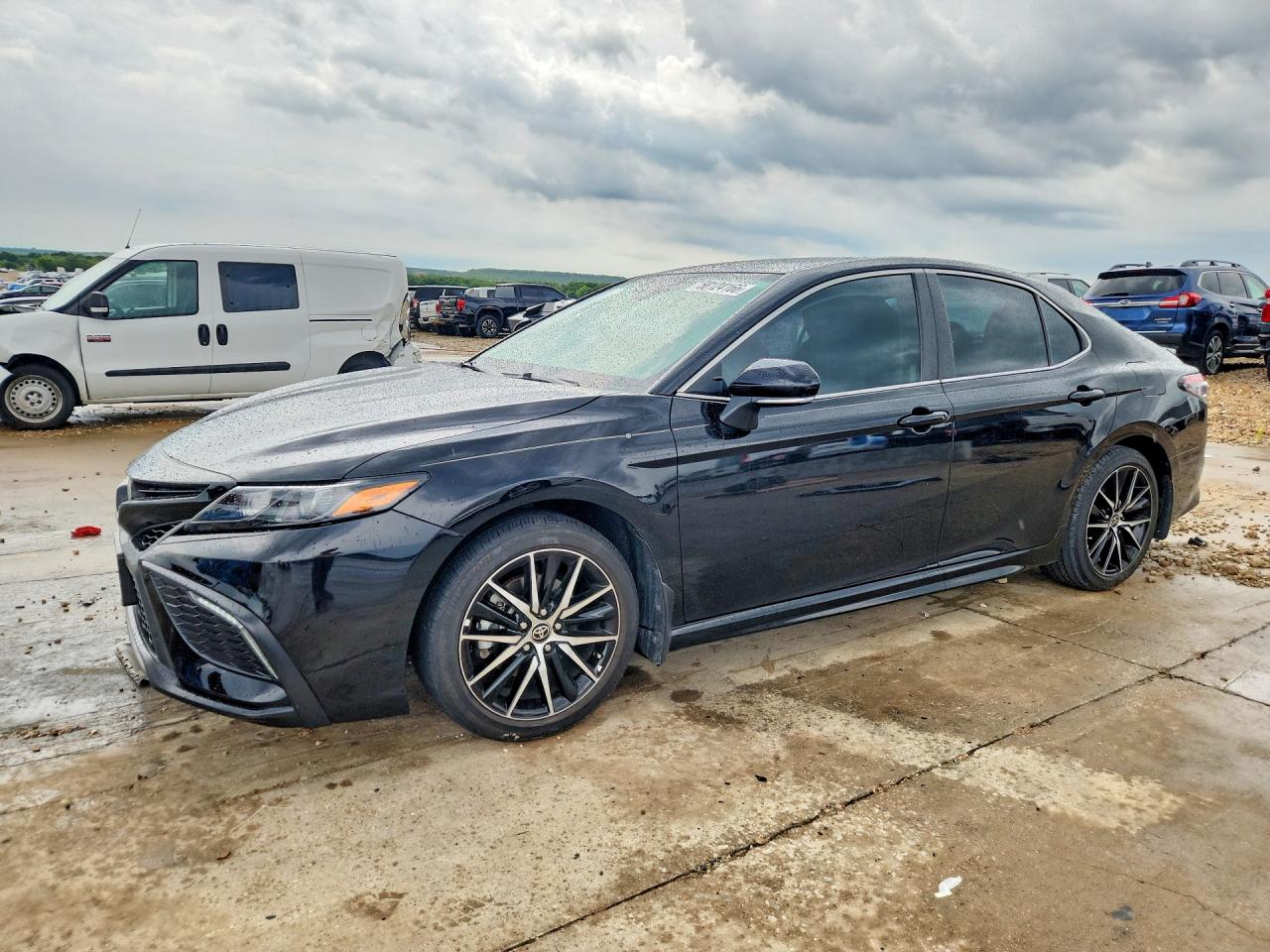 2024 TOYOTA CAMRY SE